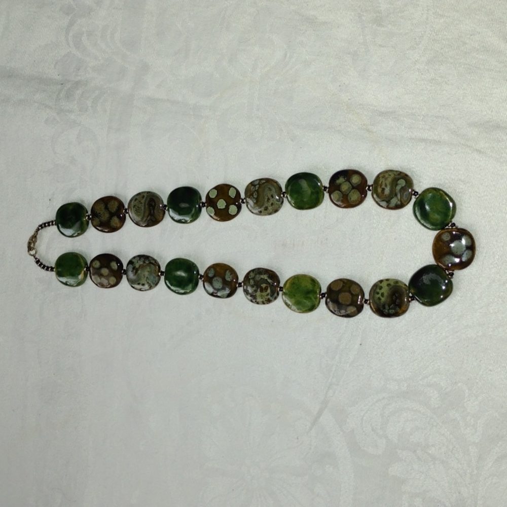 Green and brown necklace